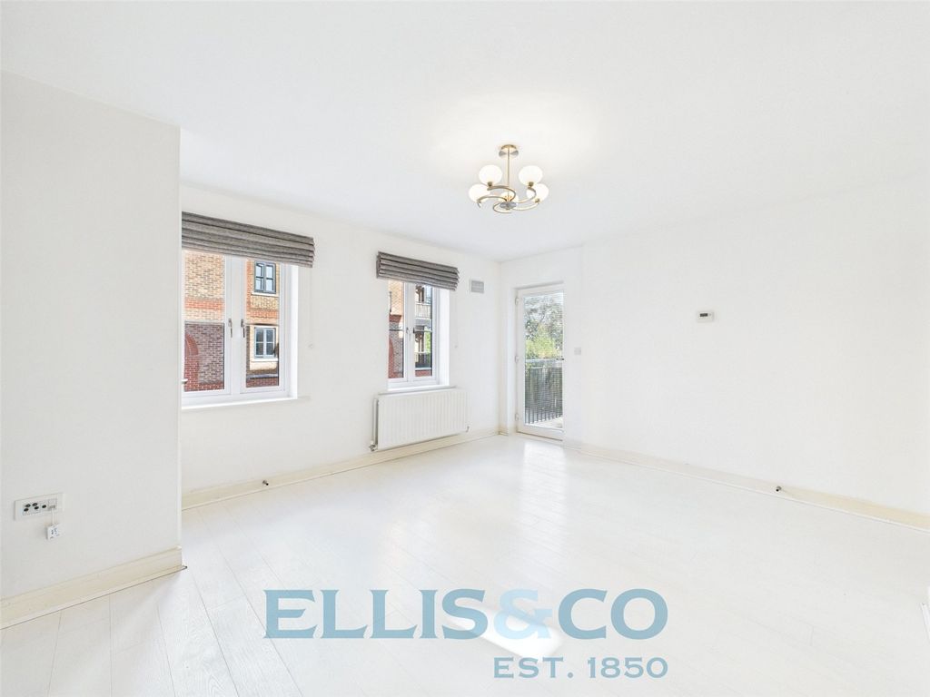 Property photo 3 of 10 Picture No. 37