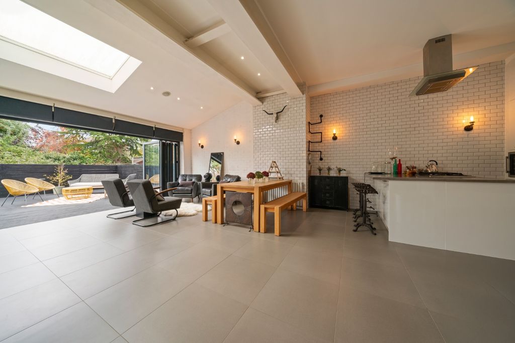 Property photo 2 of 14 4343922