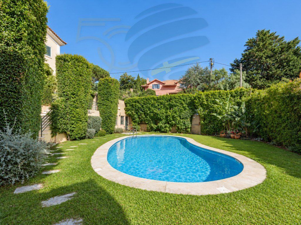 Property photo 1 of 25 Exclusive Villa In Private Condominium In Estoril