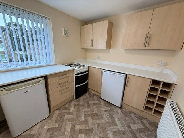 Property photo 3 of 16 Kitchen