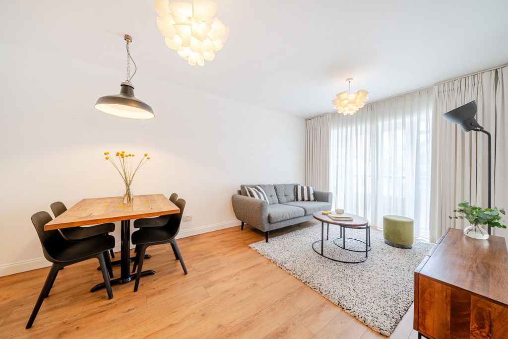 Property photo 2 of 19 1470180-6-6A1Da16...