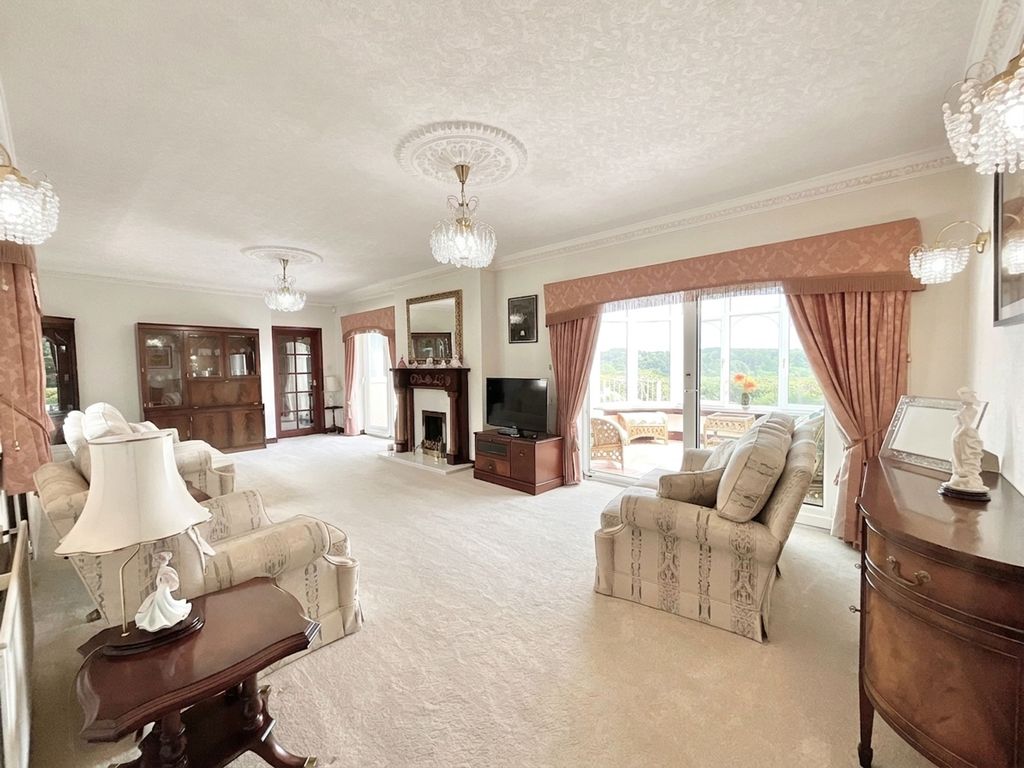 Property photo 3 of 37