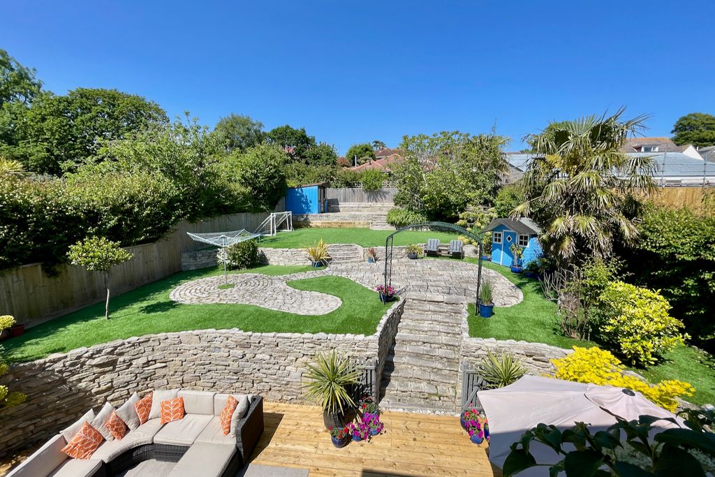 Property photo 2 of 18 Rear Garden