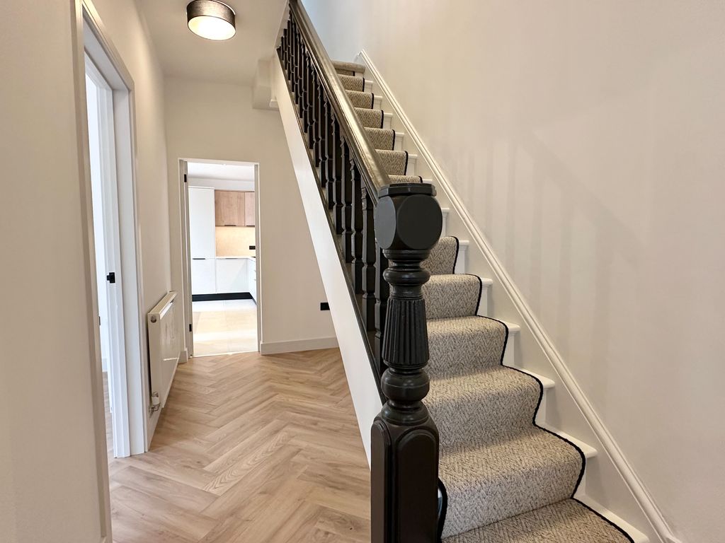 Property photo 3 of 30