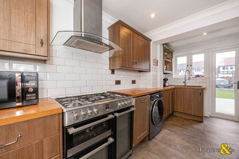 Property photo 3 of 19 Photo 16