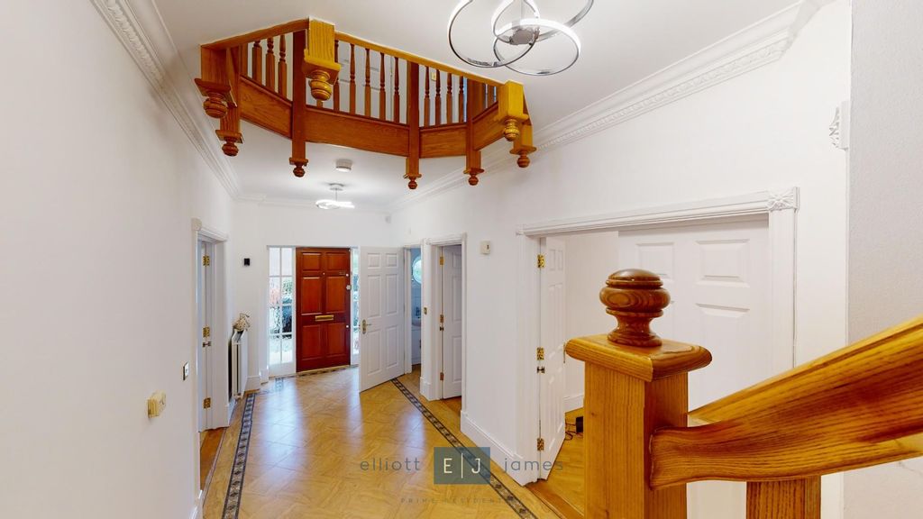 Property photo 2 of 30