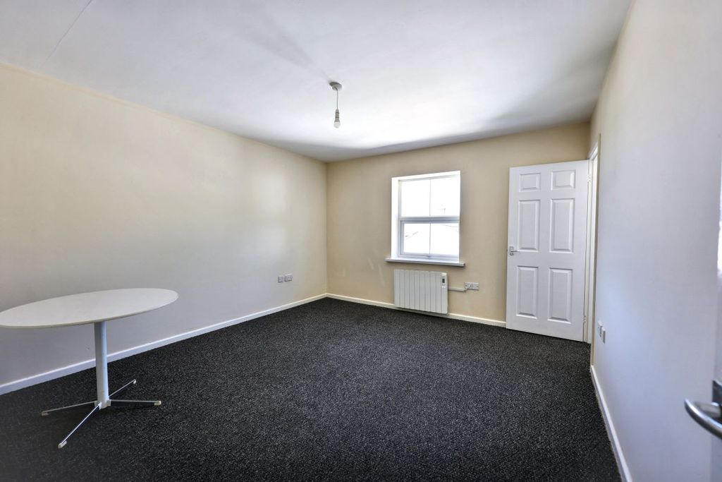 Property photo 3 of 31