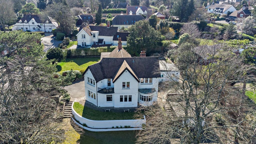 Property photo 1 of 16 Front