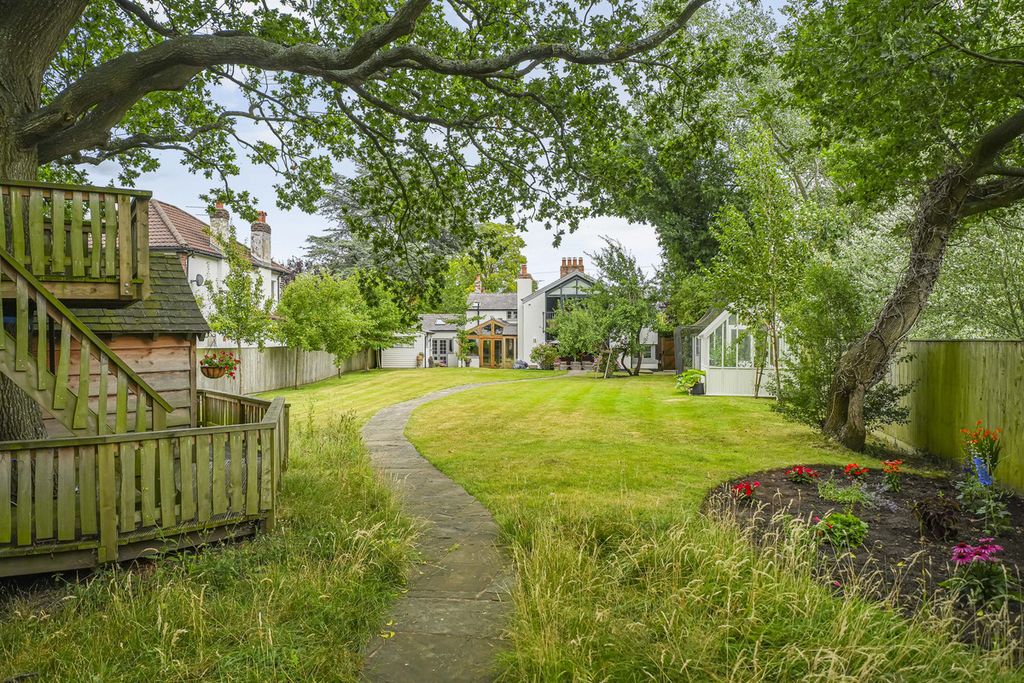 Property photo 3 of 43