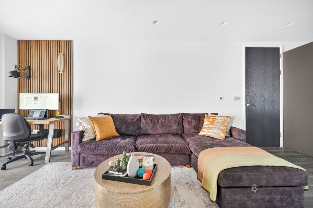 Property photo 2 of 17 Photo 2