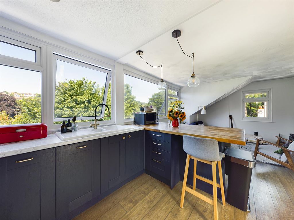 Property photo 1 of 9 Cam00771P1-Pr0073-Still09.Jpg