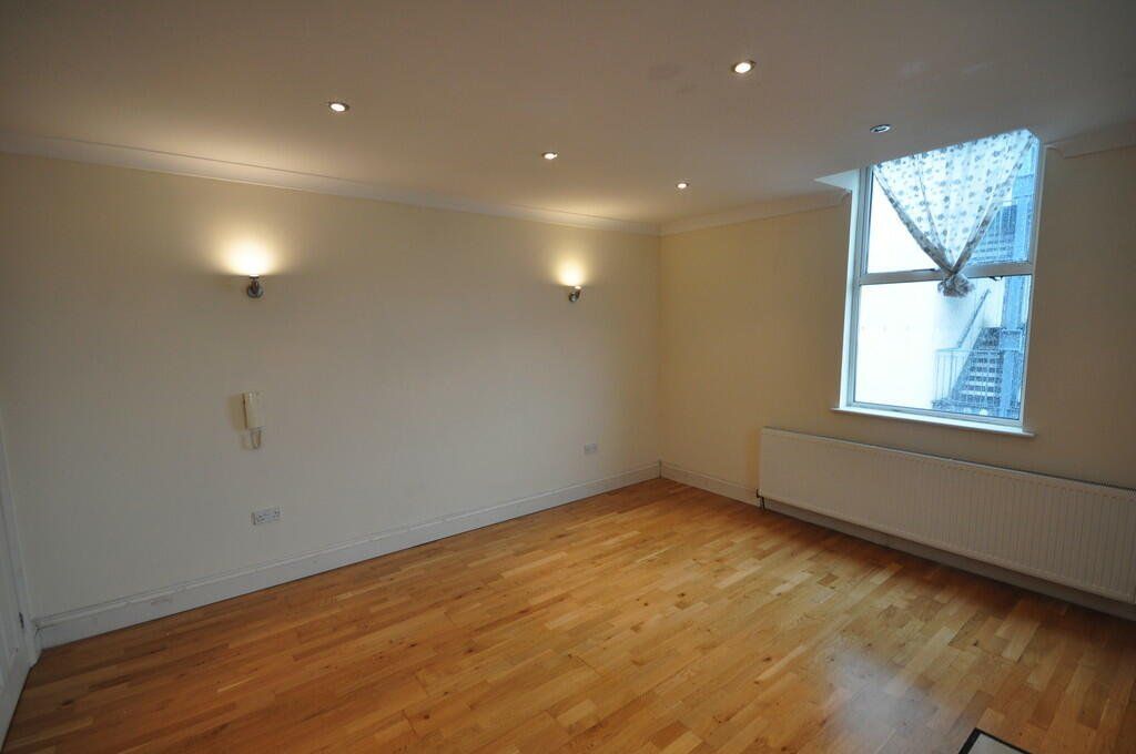 Property photo 2 of 5 Picture No. 04