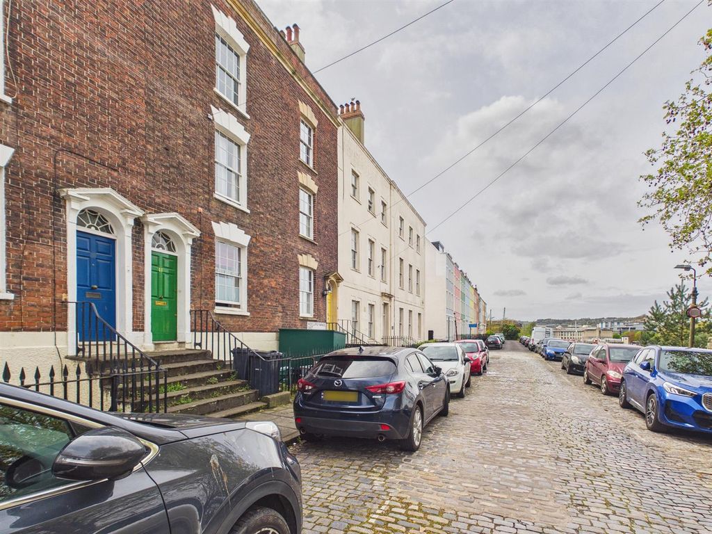 Property photo 1 of 18 12 - Georgian Townhouse For Auction, Redcliffe, Br