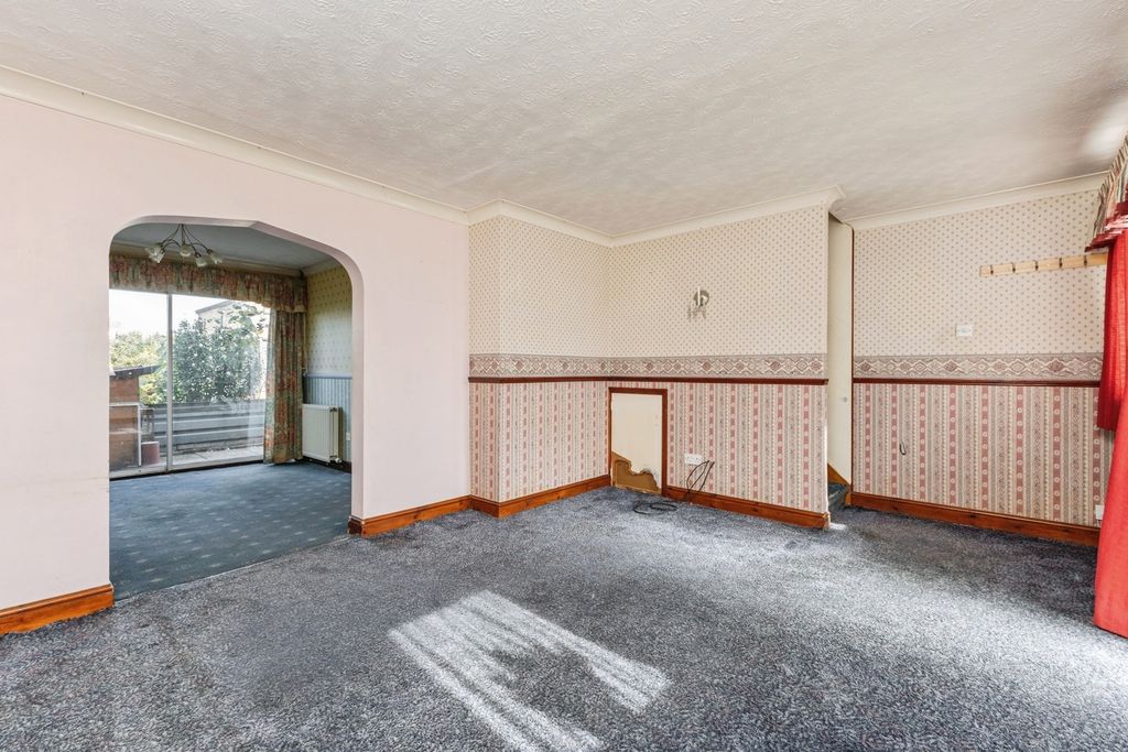 Property photo 2 of 12 Pbox-Img.Jpg