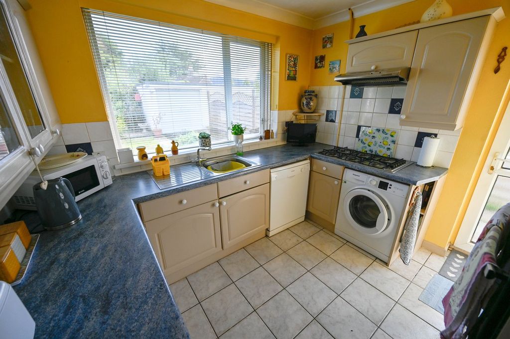 Property photo 3 of 8