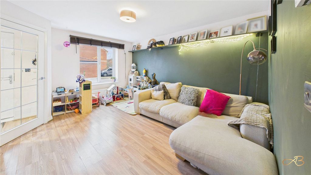 Property photo 2 of 11 Picture No. 20