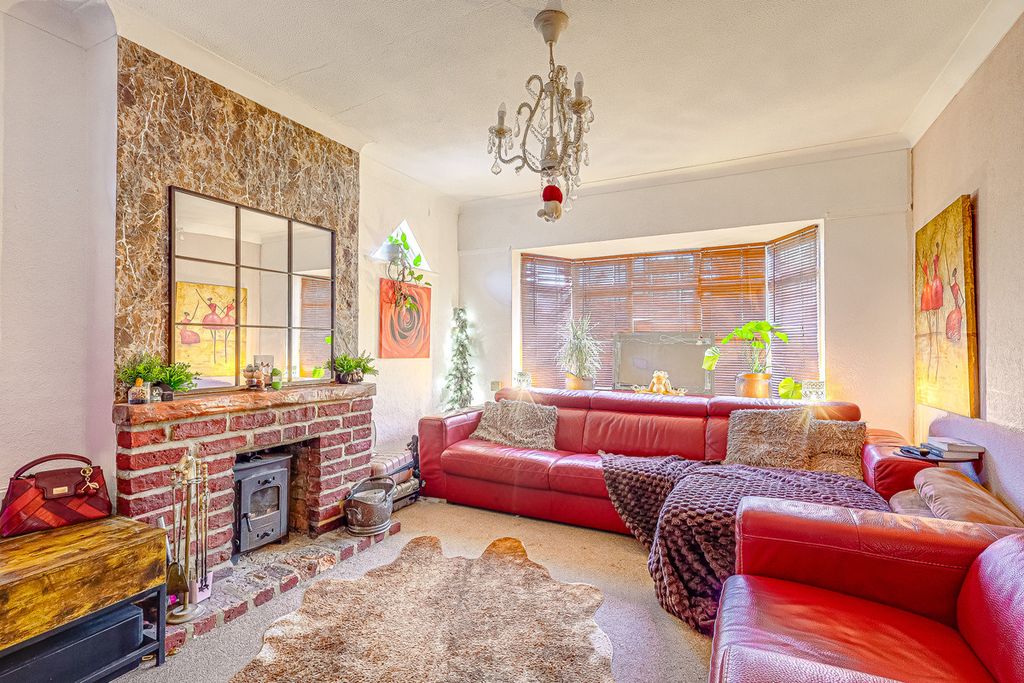 Property photo 2 of 16