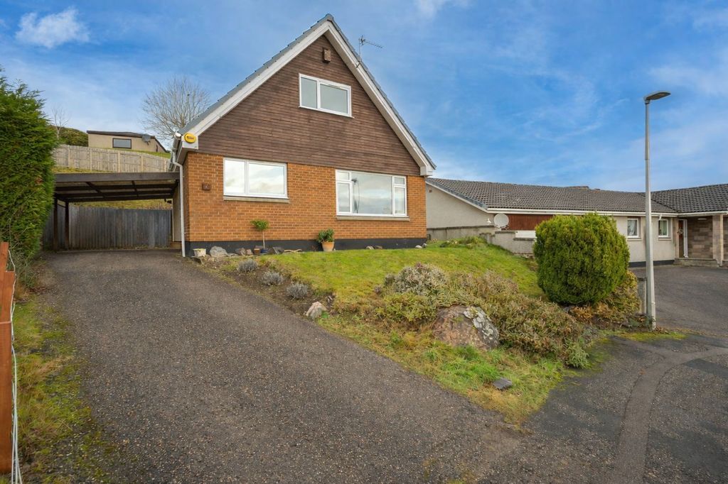 Property photo 2 of 30