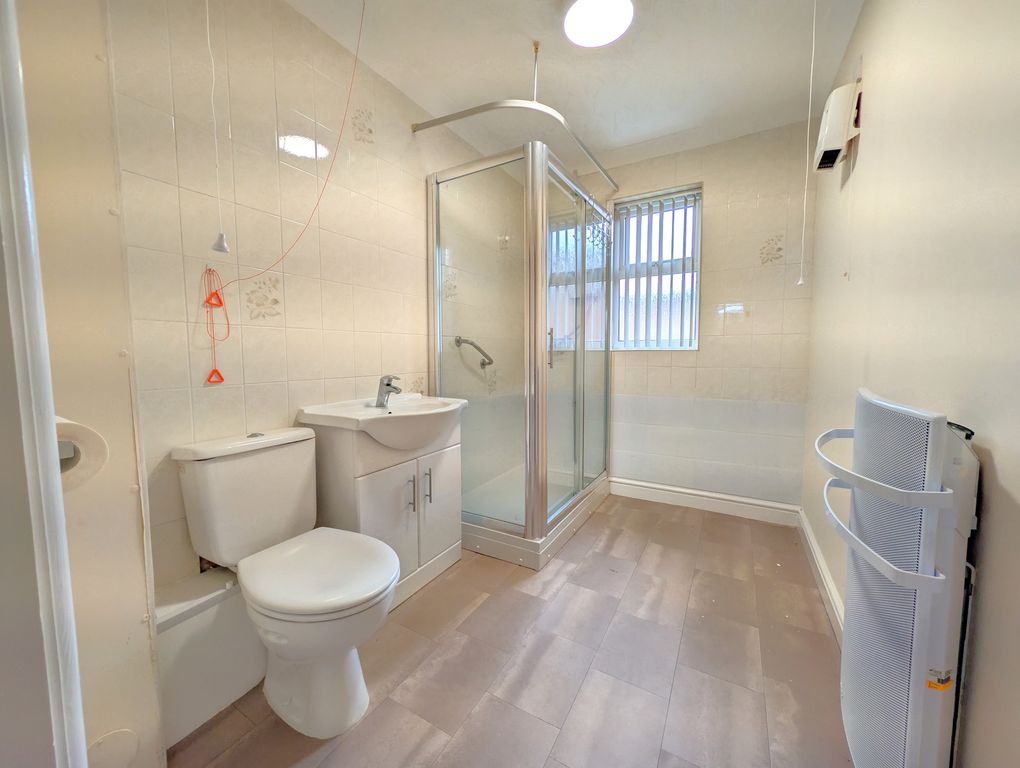 Property photo 3 of 5 Bathroom