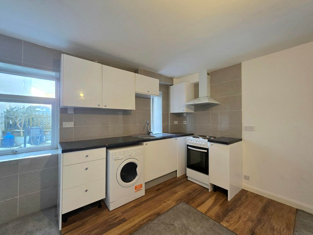 Property photo 3 of 7 Image