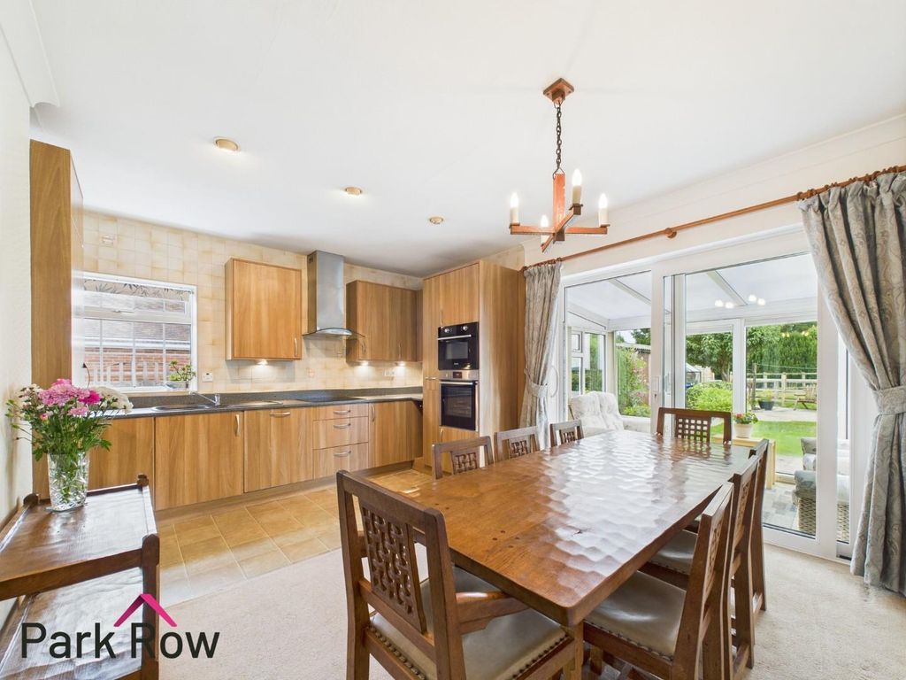 Property photo 2 of 22 Kitchen/Dining Room