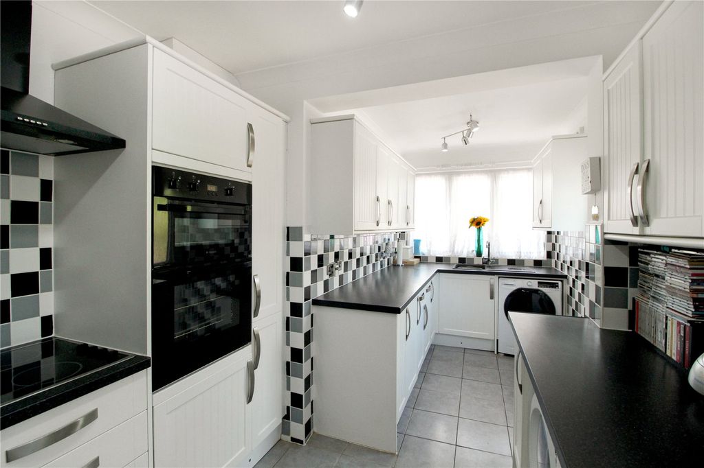 Property photo 3 of 15 Picture No. 02