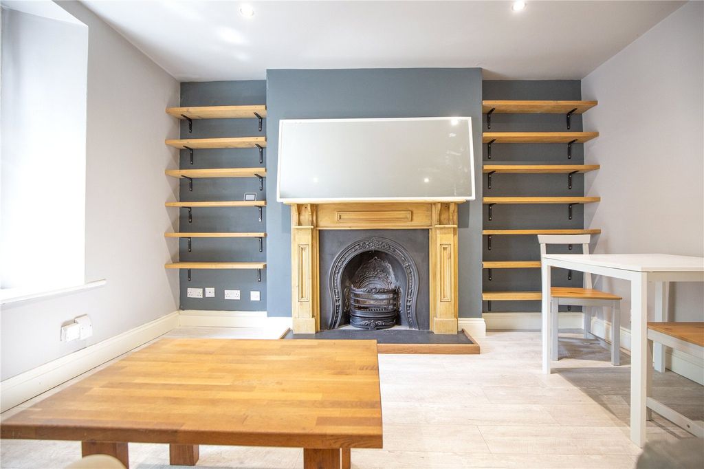 Property photo 2 of 18 Picture No. 08