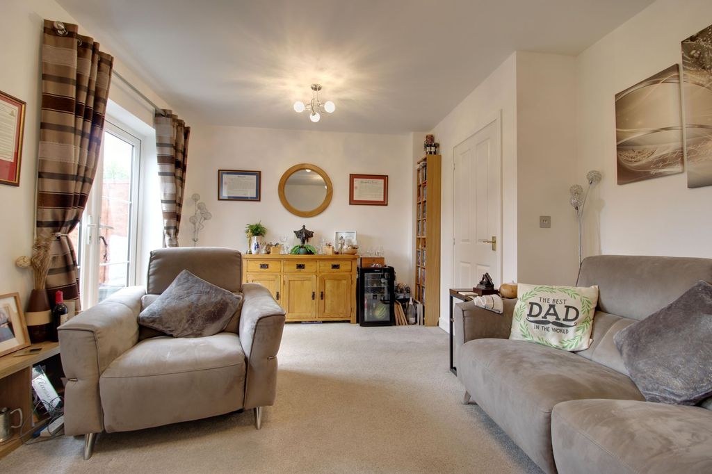 Property photo 2 of 14