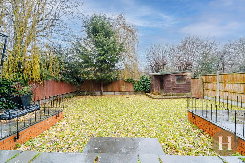 Property photo 3 of 34 Outside