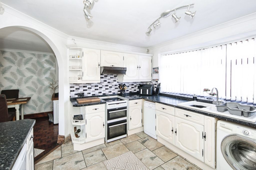 Property photo 3 of 19 Pbox-Img.Jpg