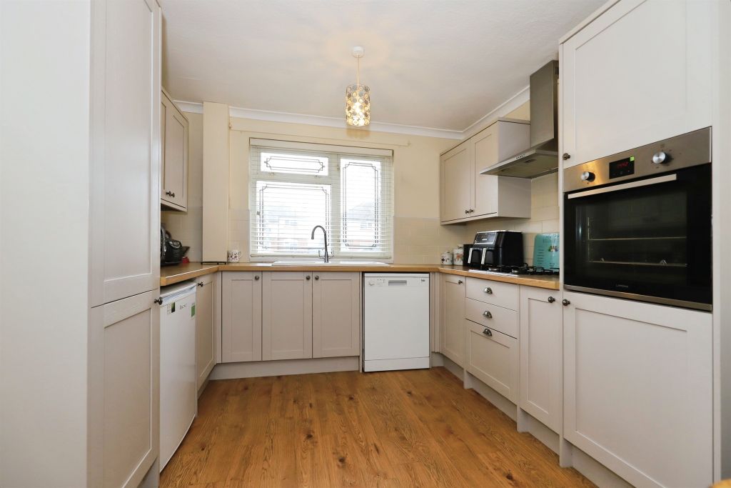 Property photo 2 of 20