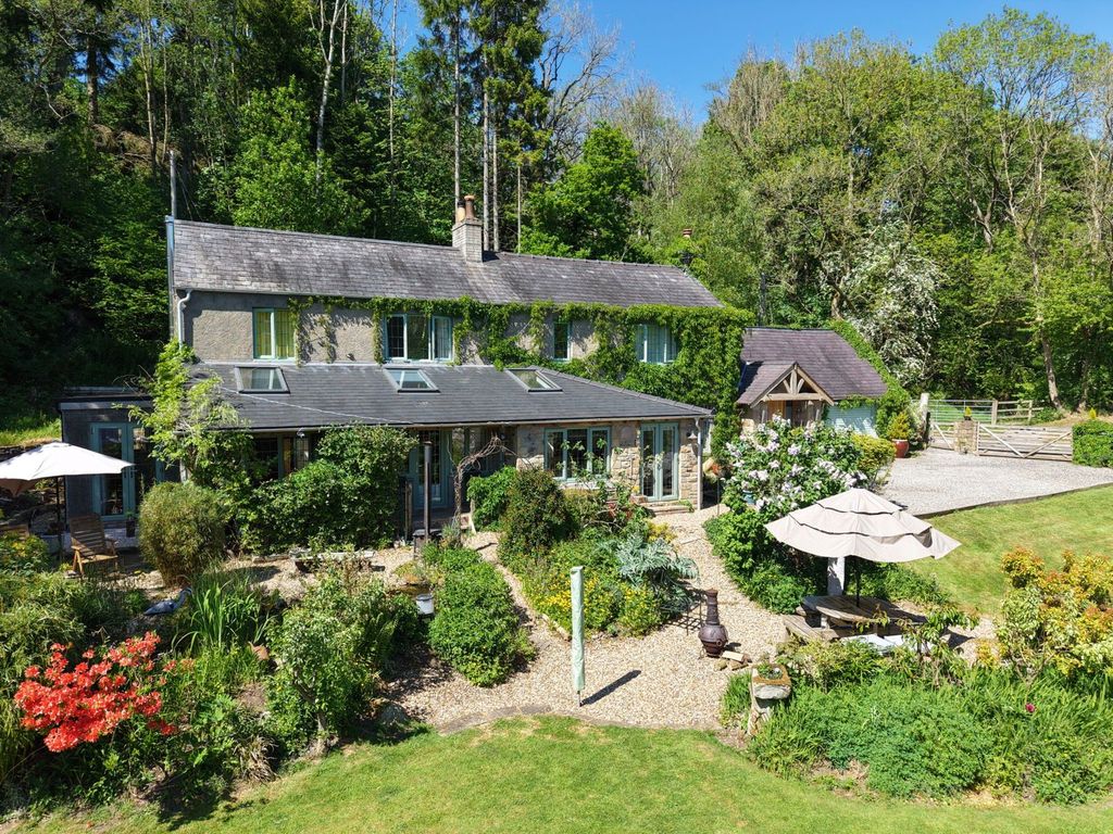 Property photo 1 of 42