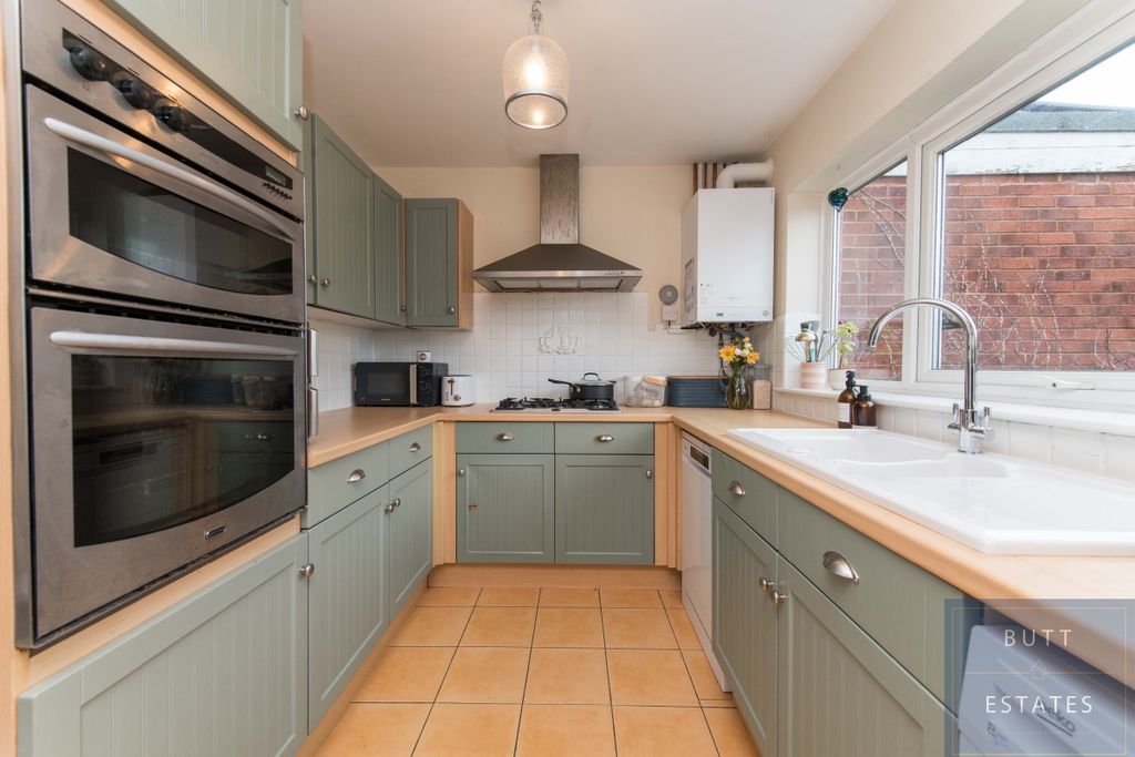 Property photo 3 of 15