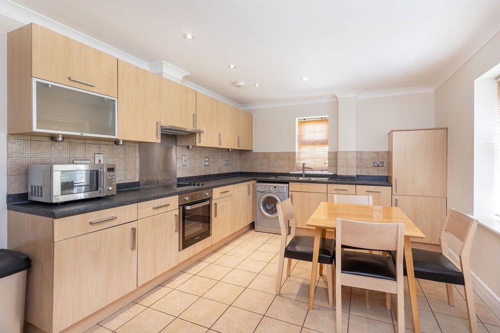 Additional image 5 of 3 bed maisonette for saleElizabeth Jennings Way, Oxford OX2
