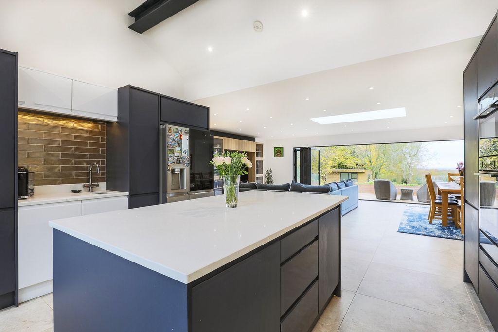 Property photo 2 of 46