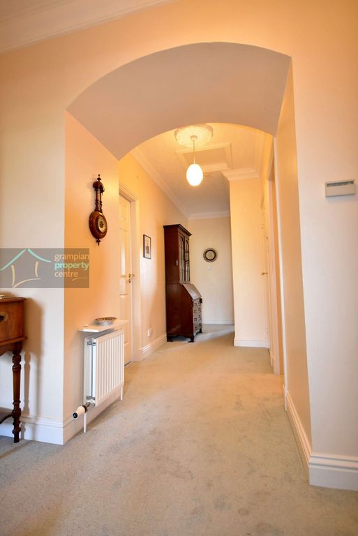 Property photo 2 of 21 Hall.Jpg