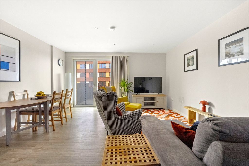 Property photo 3 of 27 Picture No. 06