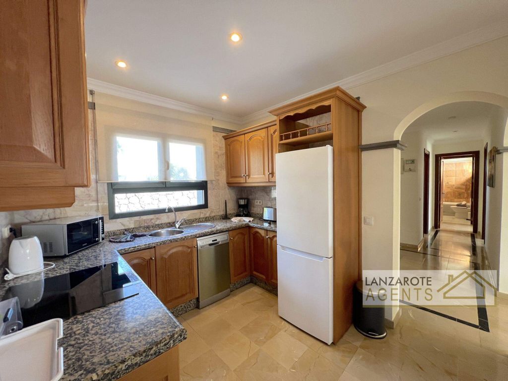 Property photo 3 of 28