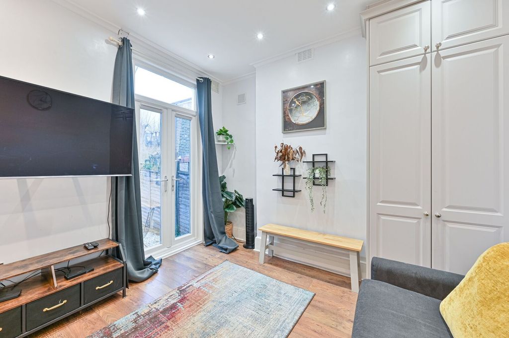 Property photo 2 of 16