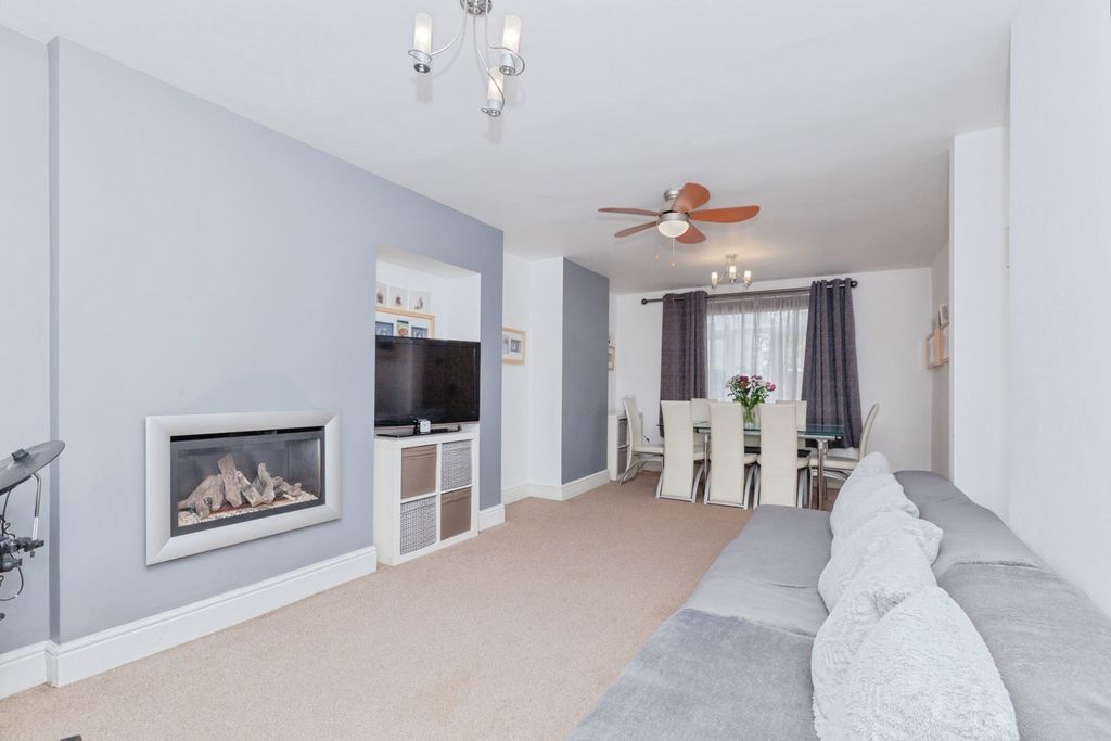 Property photo 2 of 10 Pbox-Img.Jpg