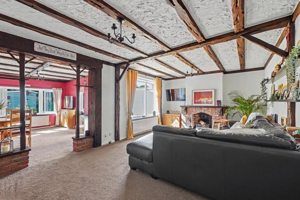 Property photo 3 of 18 4871888