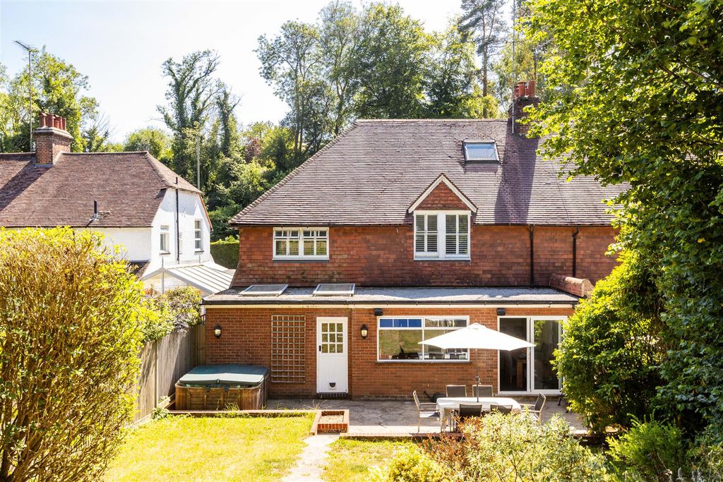 Property photo 3 of 23