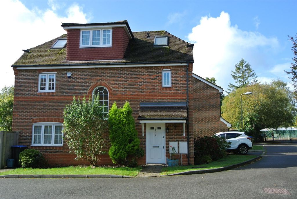 Property photo 1 of 18 Front.Jpg