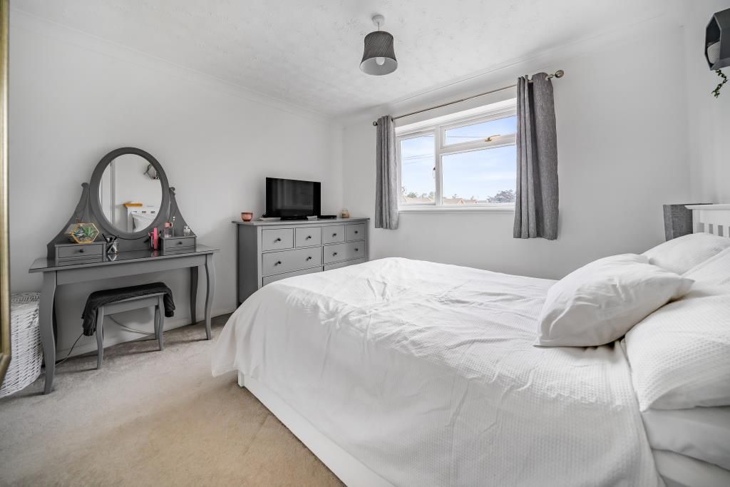 Property photo 2 of 9 Main Bedroom 2