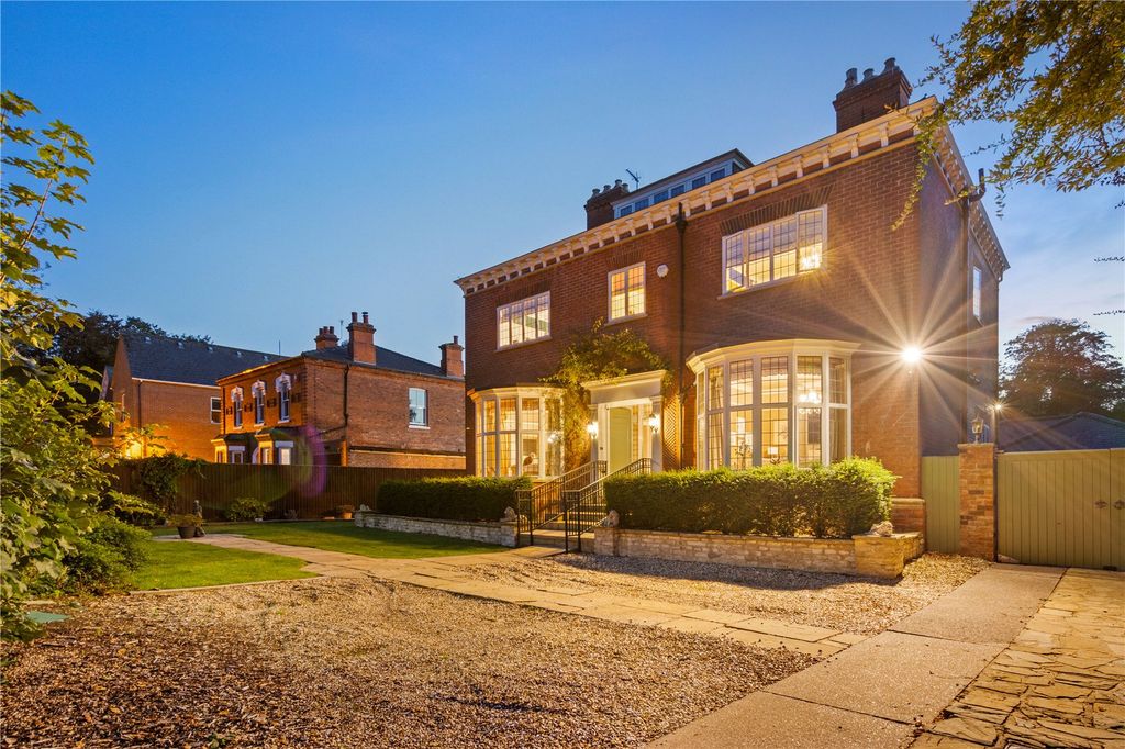 Property photo 2 of 52 Picture No. 19