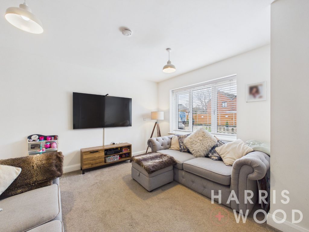 Property photo 3 of 28 4678103