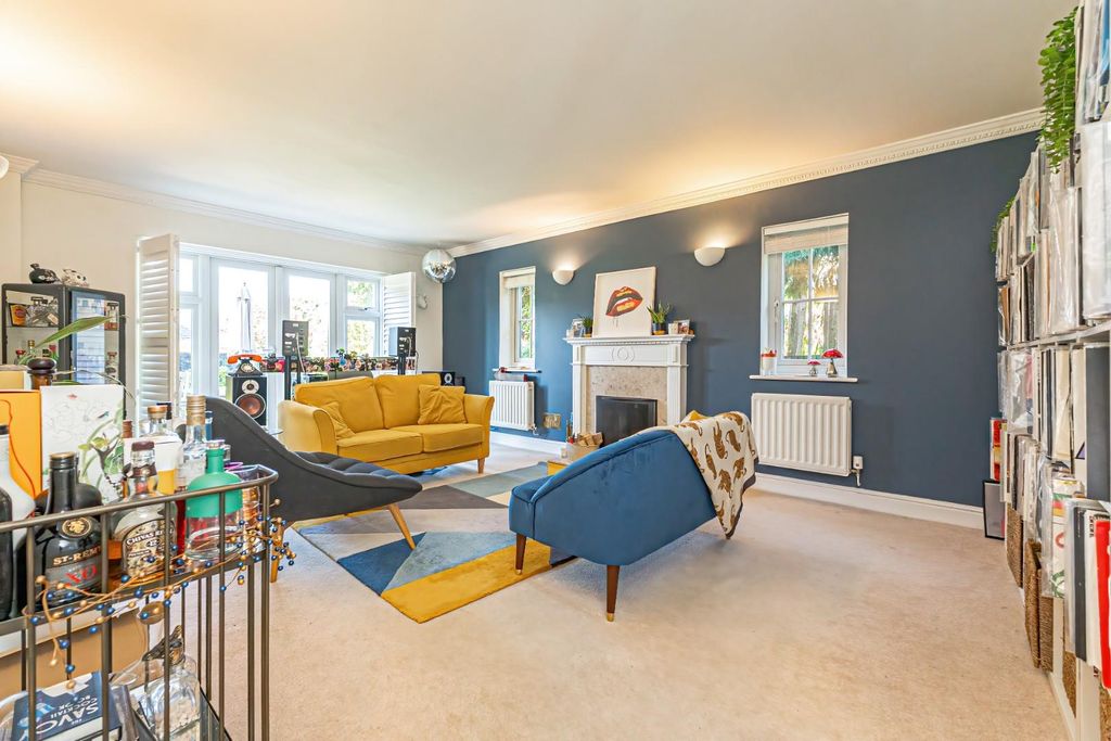 Property photo 3 of 25