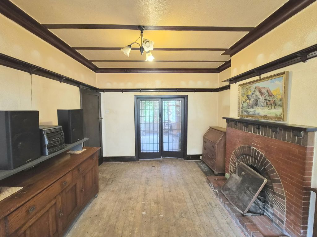 Property photo 3 of 18