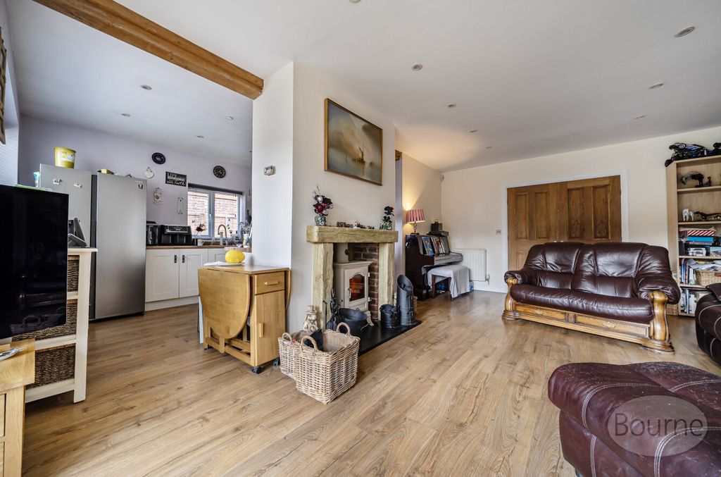 Property photo 3 of 27 cc13c033-F6Df-4c9...