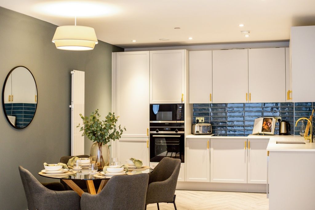 Property photo 3 of 8 Kitchen